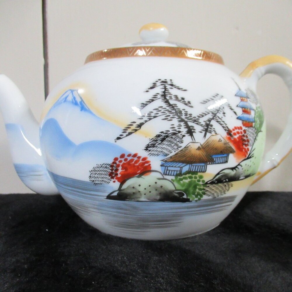 Antique Hand painted Japanese Porcelain Teapot